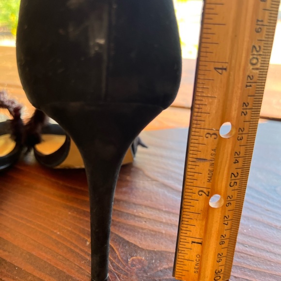 New Vince Camuto Black Fringe , Open Toe Heels,, So Pretty ! Size 8 - Picture 5 of 5